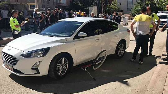 Otomobilin çarptığı 13 yaşındaki çocuk öldü