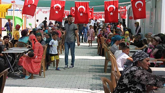 Öz vatanlarında ilk bayram coşkusu