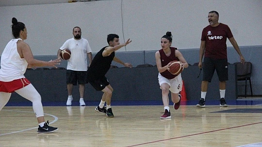 Elazığ İl Özel İdare Kadın Basketbol Takımı hazırlıklara başladı