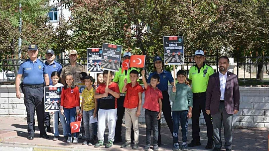 Palu'da yayalara öncelik, hayata saygı duruşu etkinliği