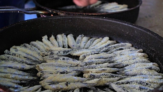 Pandemi ile birlikte talepler değişti, balıklar pişirilerek evlere servis edilmeye başlandı