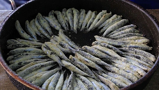 Pandemi ile birlikte talepler değişti, balıklar pişirilerek evlere servis edilmeye başlandı