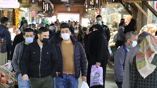 Pandemi ile durgunluk yaşayan kapalı çarşı, Ramazan'la hareketlendi
