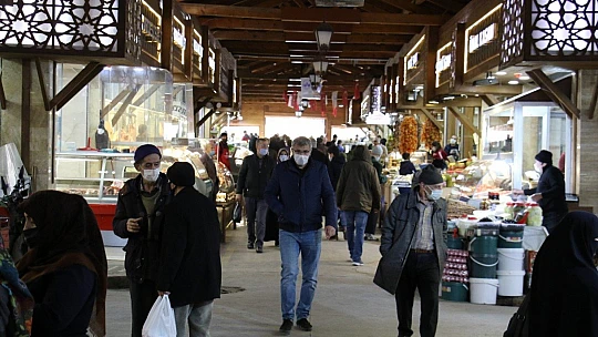 Pandemi ile durgunluk yaşayan kapalı çarşı, Ramazan'la hareketlendi