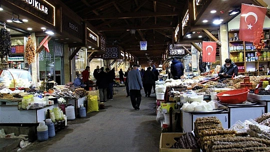Pandemiden etkilenen  Kapalı Çarşı esnafı, çözümü online satışta buldu