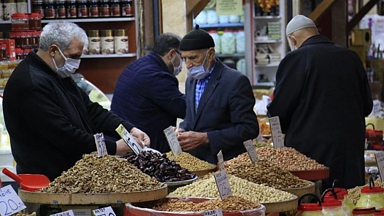 Pandemiden etkilenen  Kapalı Çarşı esnafı, çözümü online satışta buldu