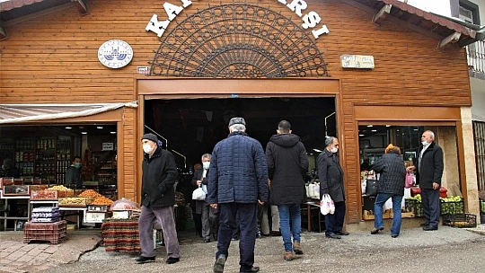 Pandemiden etkilenen  Kapalı Çarşı esnafı, çözümü online satışta buldu