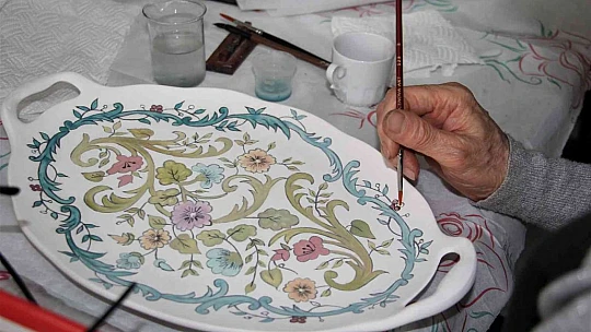 Pandemiyi fırsata çeviren kadınlar, çini ustası oldu