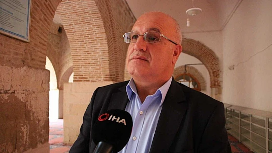 Pisa kulesinden daha eğik olan tarihi eğri minare ilk günkü ihtişamını koruyor