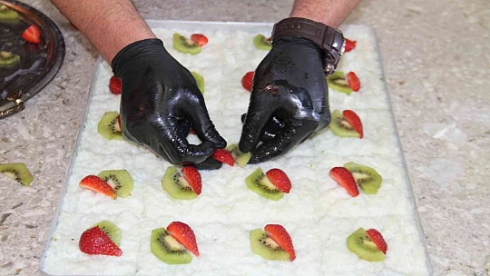 Ramazan ayının gülü tezgahlardaki yerini almaya başladı