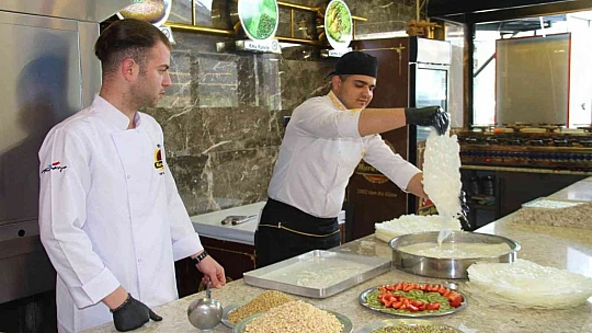 Ramazan ayının gülü tezgahlardaki yerini almaya başladı