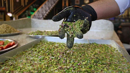 Ramazan ayının gülü tezgahlardaki yerini almaya başladı