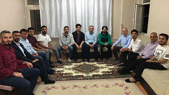 Rektör Prof. Dr. Göktaş, öğrenci evinde sahur yaptı