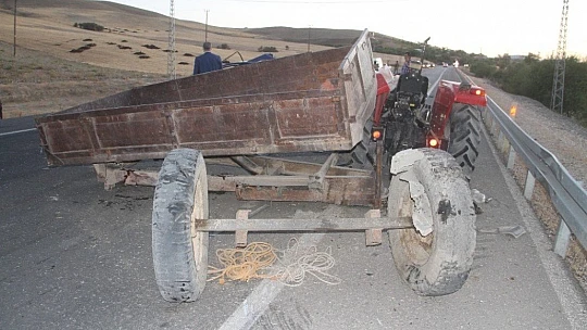 Römorka çarpan otomobil hurdaya döndü: 1 ağır yaralı