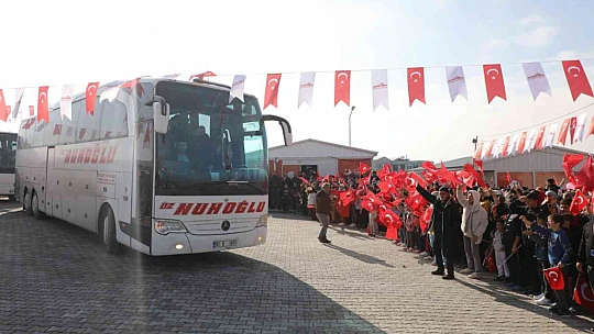 Rusya sınırından tahliye edilen ve 4 çocuğuna kavuşan Ahıska Türkü anne: 'Erdoğan babamdan Allah razı olsun'