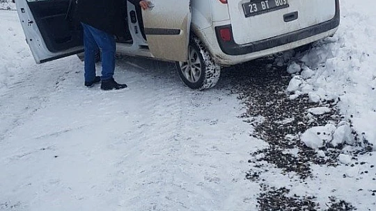 Sağlık ekipleri, karlı yolları aşarak, aşılama çalışmaları yapıyor