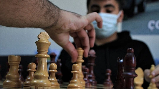Satrançla hayata yeni hamle atmayı öğreniyorlar