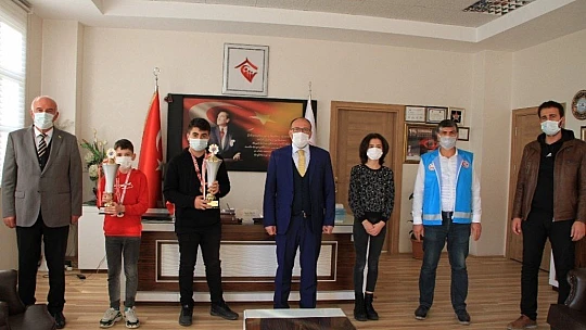 Satrançla hayata yeni hamle atmayı öğreniyorlar