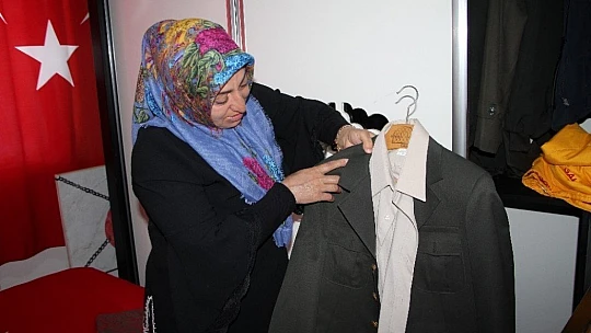 Şehit ailesi oğullarından kalan hatıraların kokusuyla yaşıyor