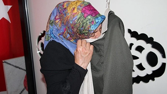 Şehit ailesi oğullarından kalan hatıraların kokusuyla yaşıyor