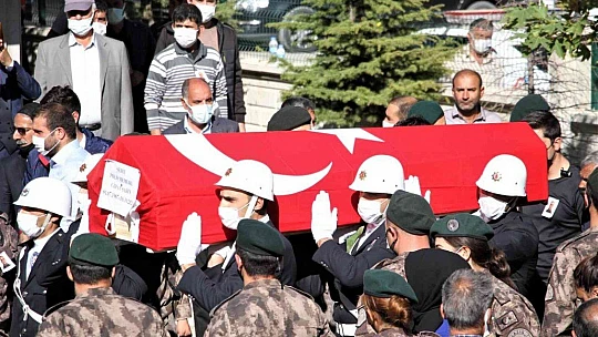 Şehit Cihat Şahin memleketi Elazığ'da son yolculuğuna uğurlandı