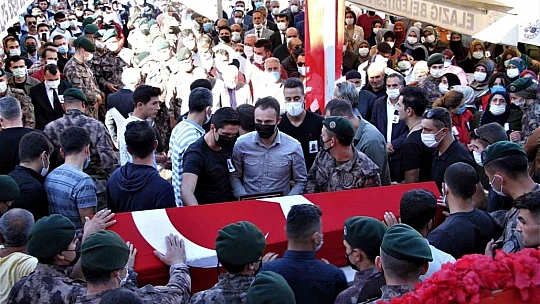 Şehit Cihat Şahin memleketi Elazığ'da son yolculuğuna uğurlandı