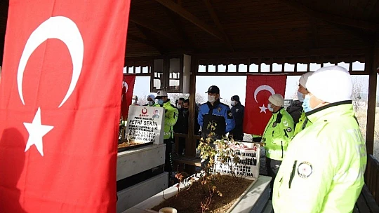 Şehit Fethi Sekin, şehadetinin 4. yılında kabri başında anıldı