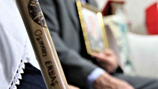 Şehit Korgeneral Osman Erbaş'ın hediyesine gözü gibi bakıyor