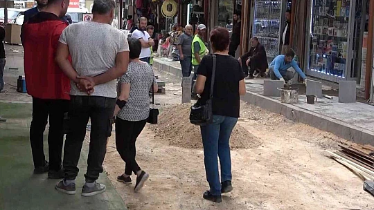 Sokak ortasındaki mezarı görenler durup dua okudu, gerçek ise bambaşka çıktı