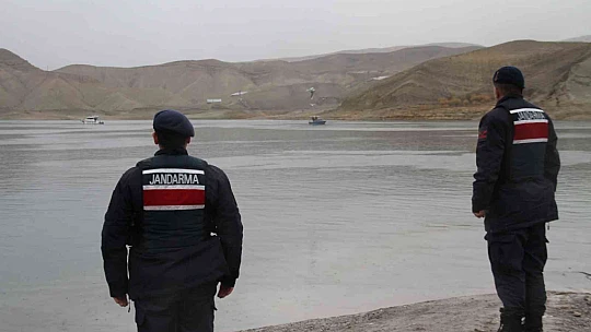 Suda kaybolan balıkçının bulunması için çalışmalar sürüyor