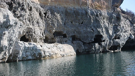 Sular çekilince Hastek Kalesi gün yüzüne çıktı