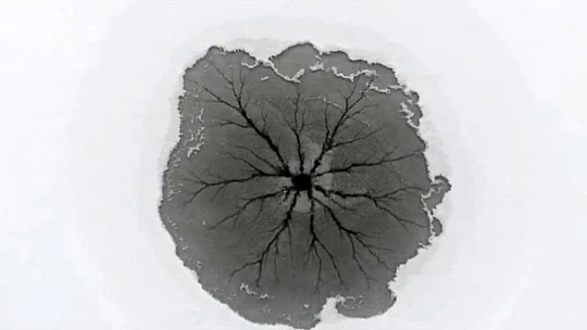 Sülüklü Göl buz tuttu, drone ile görüntülendi