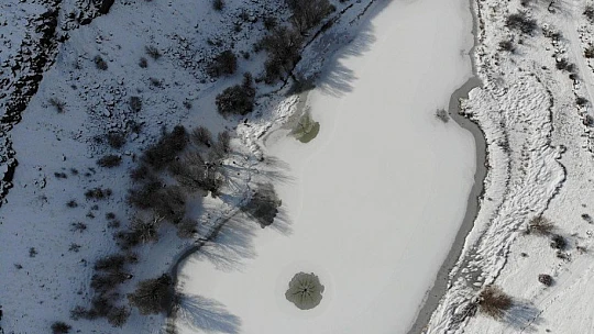 Sülüklü Göl buz tuttu, drone ile görüntülendi