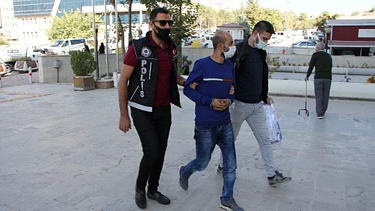 Şüphelinin önce üzerinde, sonra evinde uyuşturucu ele geçirildi