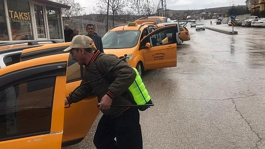 Minibüsler ve Taksiler Dezenfekte Edildi