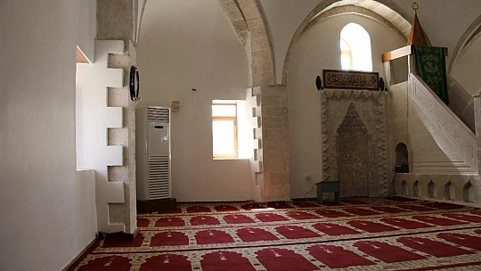 Tam 386 yıllık, 4.Murat'ın yaptırdığı caminin minaresi söküldü