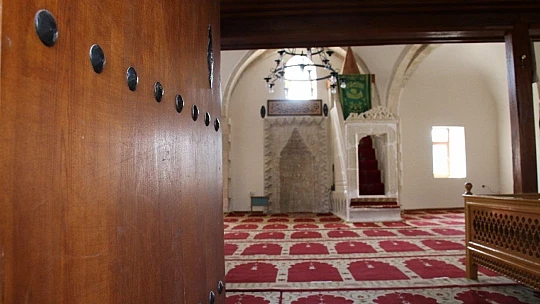 Tam 386 yıllık, 4.Murat'ın yaptırdığı caminin minaresi söküldü