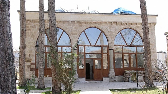 Tam 386 yıllık, 4.Murat'ın yaptırdığı caminin minaresi söküldü