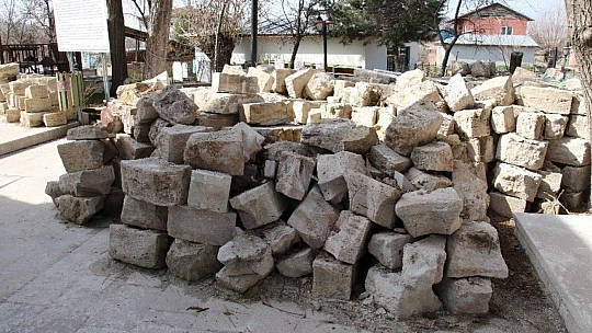 Tam 386 yıllık, 4.Murat'ın yaptırdığı caminin minaresi söküldü