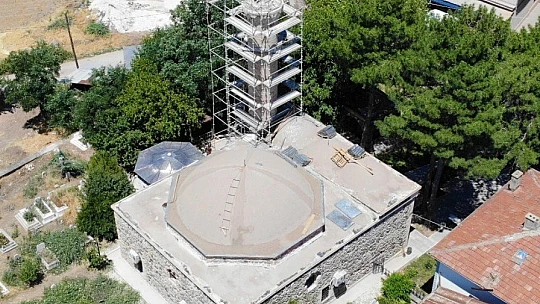 Tam 386 yıllık, 4.Murat'ın yaptırdığı caminin minaresi söküldü