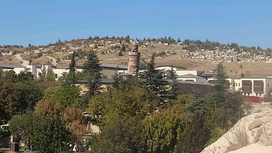 Tarihi Harput Kalesi turistlerin gözde mekanı haline geldi