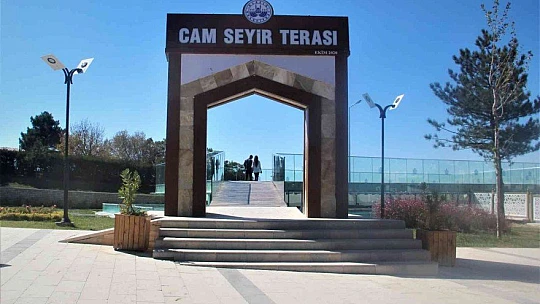 Tarihi Harput Kalesi turistlerin gözde mekanı haline geldi