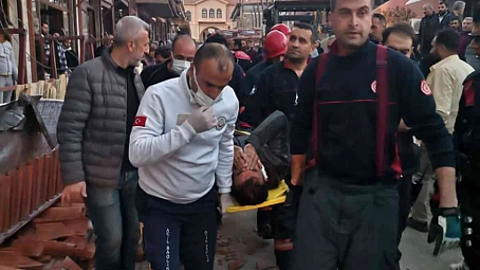 Tarihi Kapalıçarşı'da sundurma çöktü: 5 yaralı