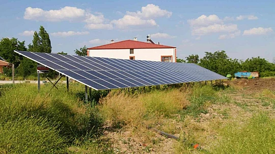 Tasarruf etmek için GES kurdu, günlük 360 kilowatt elektrik boşa gidiyor