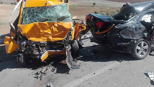 Tekerlekli sandalyesi çalınan genç kıza dernekten sevindiren hediye