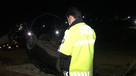 Ters dönen otomobilden sürücü, yara almadan kurtuldu