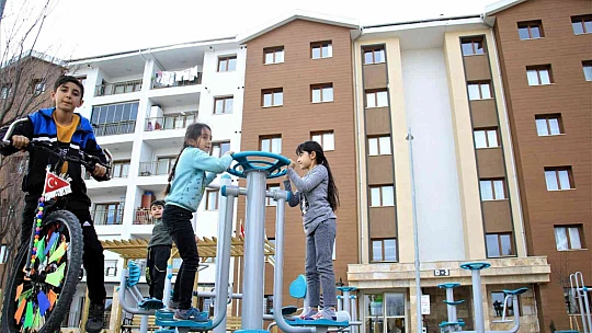 TOKİ konutlarında yaşayan depremzedeler: 'Devletimiz evimizi yaptı verdi, kim bize ev yapacaktı'