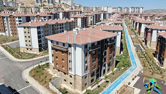 TOKİ konutlarında yaşayan depremzedeler: 'Devletimiz evimizi yaptı verdi, kim bize ev yapacaktı'