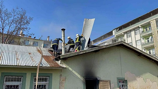 Toplum Sağlığı Merkezinde çıkan yangın paniğe neden oldu