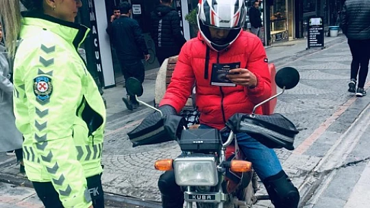 Trafik ekipleri, motosikletli kuryeleri denetledi